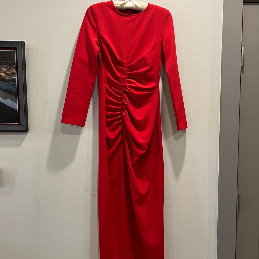 ❤️ Elegant Red Ruched Dress. Stylish and💃Sexy. Perfect for Valentines💋